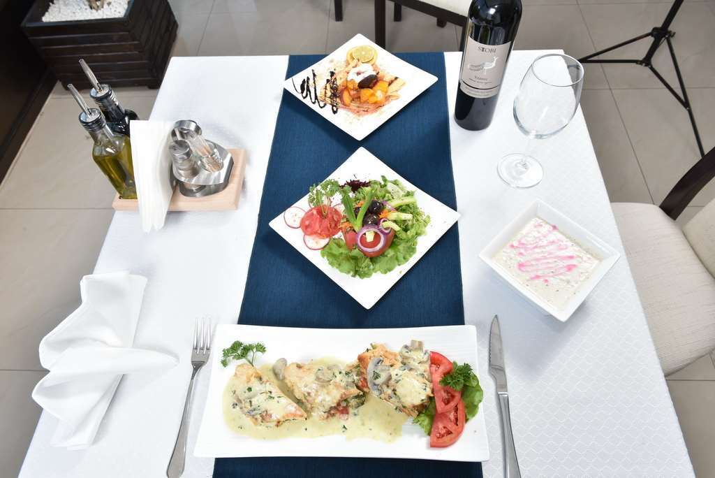 View Inn Boutique Hotel سكوبجي المطعم الصورة