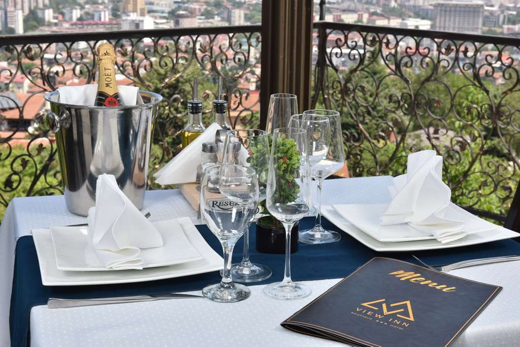 View Inn Boutique Hotel سكوبجي المطعم الصورة